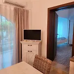 Romantik Pearl With Free Ev Ch-station Apartament Valbandon