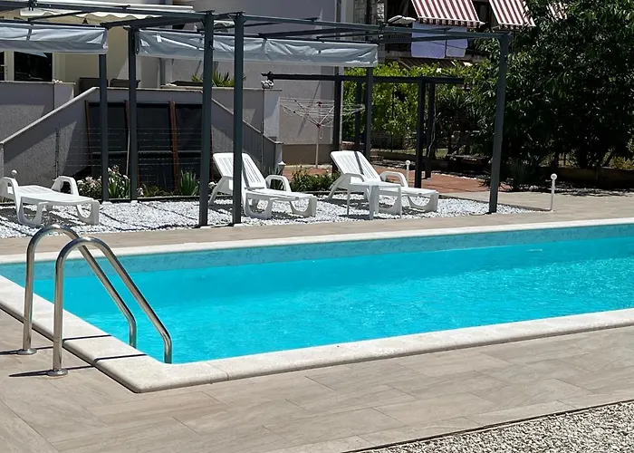 Romantik Pearl With Free Ev Ch-station Valbandon